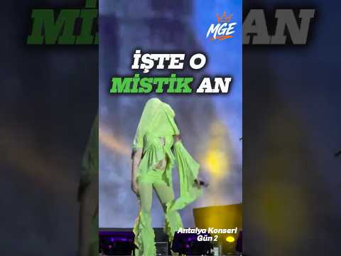 Sueda’nın Kıyafetiyle Mücadelesi 😂💚 #manifestgirls #manifam #shorts thumbnail