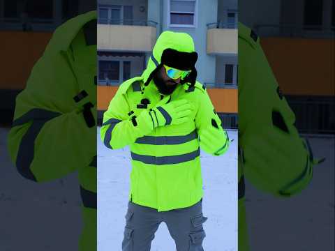 Inimă in zăpadă - Petre incearca sa fie romantic ❤️ #comedie #love #inima #snow #funny #amuzant thumbnail