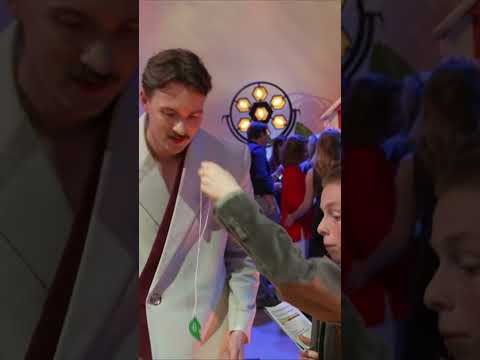 Lavezzi had voor Bram en Daan een vriendschapsketting. Gaat dit de band tussen Bram en Daan redden?🤪 thumbnail
