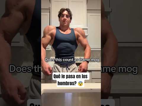 Qué le pasa en los hombros? 😨 #gym #fitness #hombros #bodybuilding thumbnail