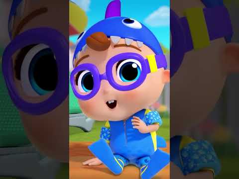Sofi nada como una sirena 🧜 #Sofi #LittleAngelEspañol #Sirena thumbnail