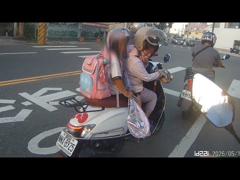 這神人車子漏尿第一件事是倒車請我喝 thumbnail