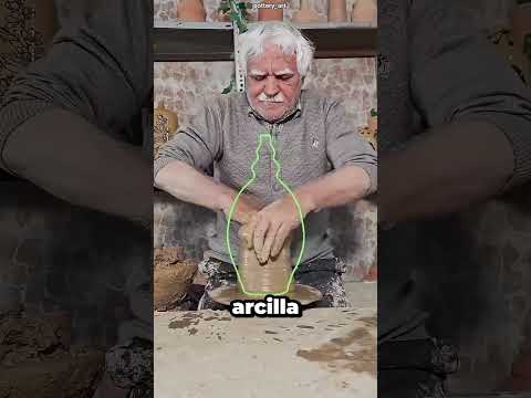 Este anciano convirtió una arcilla fea en una obra de arte pura 😱🔥 thumbnail