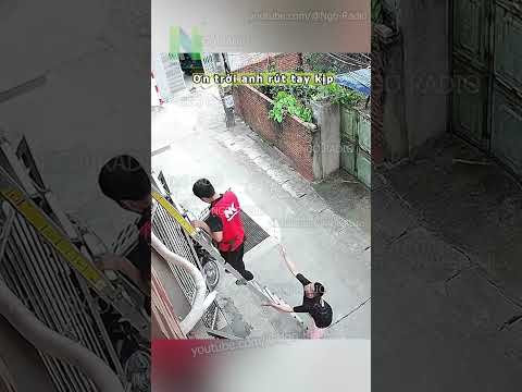 Ơn trời anh rút tay kịp thumbnail