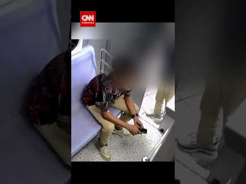 Detik-detik Remaja Rusak Monitor Photobox Terekam CCTV thumbnail