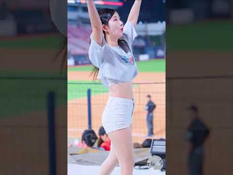 뉴발은 신이다.. 김진아 치어리더 金吉娜 Kim Jina cheerleader ktwiz thumbnail