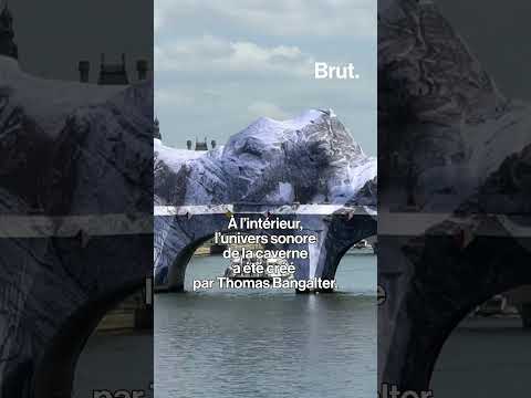 JR transforme le Pont-Neuf en caverne. thumbnail