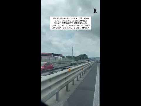 Suora CONTROMANO in autostrada: automobilisti si affiancano da corsia opposta thumbnail