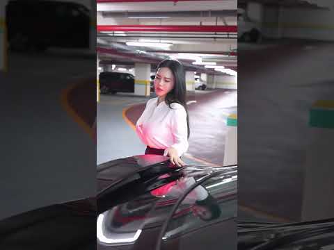 How to Drive a Ford Mustang!如何駕駛福特野馬🤣 thumbnail