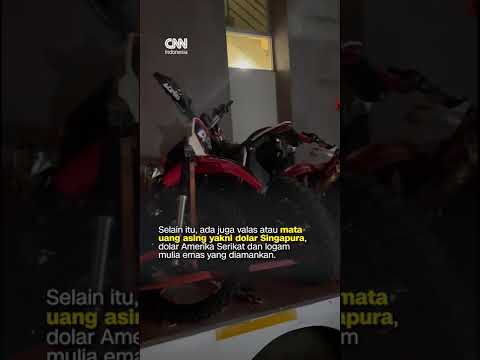 Deretan Barang Bukti OTT Kepala Kantor Imigrasi Jakarta Barat thumbnail