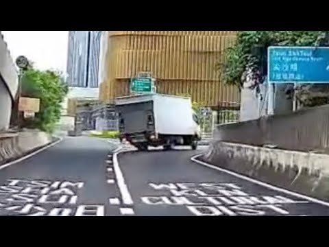 車CAM直擊 - 因小失大? 西九貨車行錯路急扭反車  thumbnail