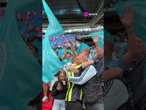 ¡LOS FANS DE MANCHESTER CITY, FELICES EN LA GRADA! #Shorts thumbnail