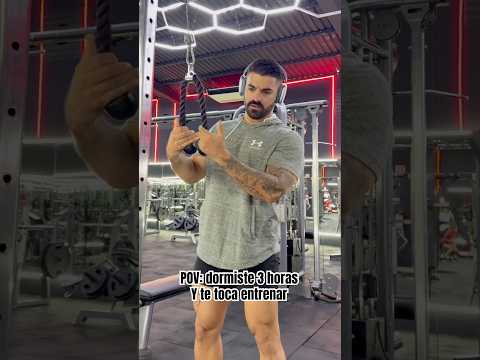 A mi no me afecta dormir poquito 💤 😂😂😂 #gym #fitness #humor #reels #ejercicio thumbnail