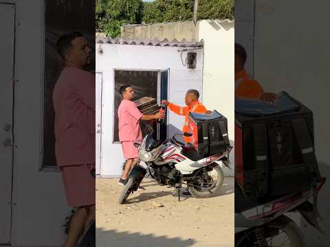 Un pedid0 divert1d0 #funny #humor #comedyvideo thumbnail