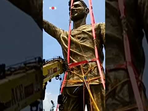 Levensgroot beeld van Messi weggehaald vanwege veiligheid thumbnail