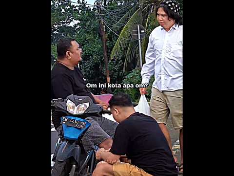 prank tuduh lagi marah pas tanya jalan😱 #shorts #aidanmirza #pranks thumbnail