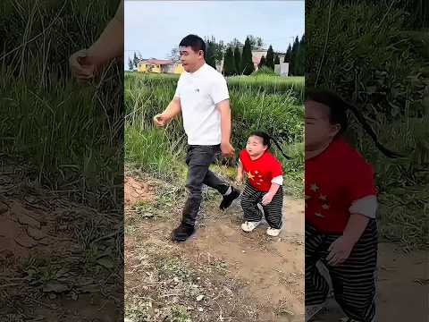 😂🛵 البنت الذكية ركبت مع بابا بالحيلة! 😱🔥أو thumbnail