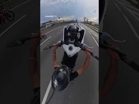 Grau tiger Sport 660 gravando com a câmera 360 thumbnail