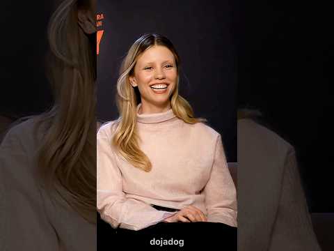 MIA GOTH FAZES OUT DURING AN INTERVIEW😭 thumbnail