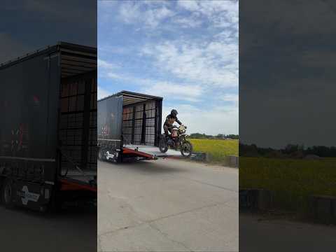 Jump off the truck with 50km/h 🤩 #bmwmotorradpolska #advpl#rebelhorn #yakkexp thumbnail