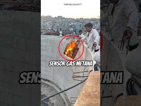 Begini cara tradisional pekerja tambang mendeteksi oksigen dan gas berbahaya. ⚠️🔥#shorts thumbnail