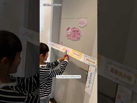 Cô bé khui căn phòng nhỏ của mình thumbnail