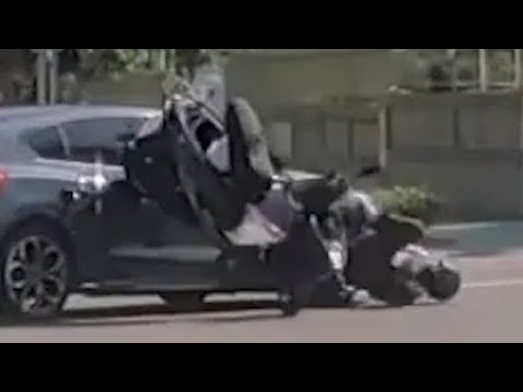【車禍影片】綠燈都亮多久了（2025.05.28 臺北市士林區天母東路與中山北路口 thumbnail