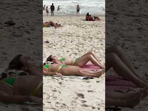 🇧🇷 Hot day at Leblon beach thumbnail