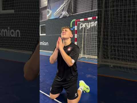 How ??😂😱🎯😭🤬😰. #handball #shorts #sports #viral #like #love #jaan #play #ground #viralvideo #explore thumbnail