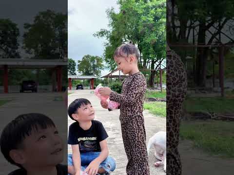ซื้อของ เซอร์ไพรส์ ลูกสาวเปิดเรียนวันep1 #funny #บักฮาโอ๊ต thumbnail