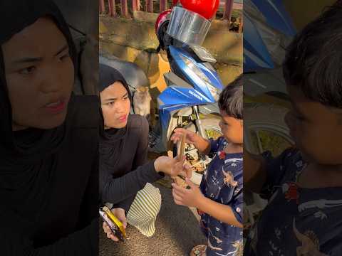 Kasih makan monyet wafer thumbnail