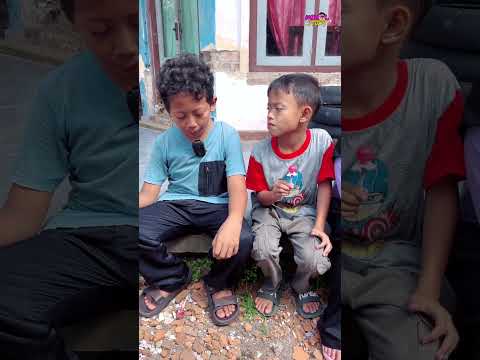 PERMEN LOLIPOP AZKA DI JATUHIN KAYLA😁🙏 #funny #hiburansegar #comedy #shorts #humor thumbnail