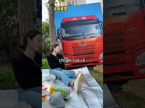 Cô gái hết hồn với trò đùa của chị gái 😂 thumbnail