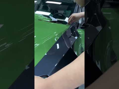 هذا لشاب يغير ملامح السيارات بطريقة مميزة جدا !! #shorts thumbnail