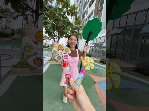 LNS - Chàng trai cứu cô gái khỏi Kẻ Bắt Cóc || Good Boy Help Little Girl #shorts thumbnail