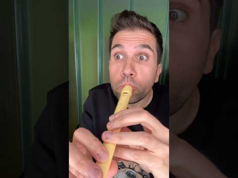 El vendendor más raro del mundo - Sergio Encinas thumbnail