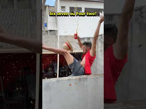Qual tu gosta mais ??? #humor #meme #funil #comedia  #india #indonesia thumbnail