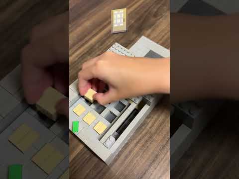 Crafting Minecraft Birch Door BUT Lego! 🚪 thumbnail
