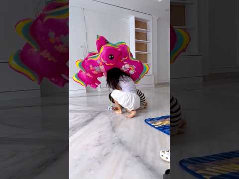 Rebutan balon sampe kaya gini sih 🤣😭 #riaricis #moana thumbnail