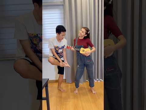 LNS - Điệu nhảy bị thương ở chân || Funny Song Cover #shorts thumbnail