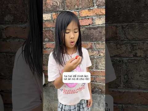 Cô bé tham lam ăn trái kì lạ bị đau bụng thumbnail