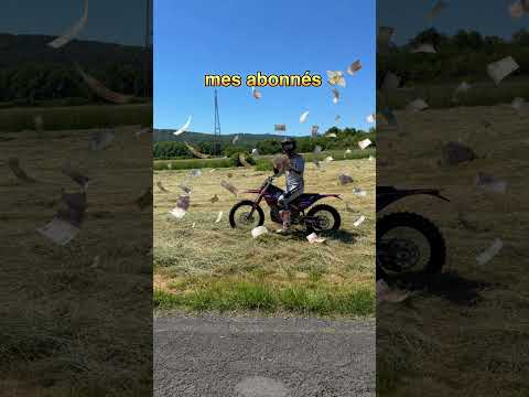 Quand je suis en moto ce que pense : mère / père / abonnée / copine / haters thumbnail