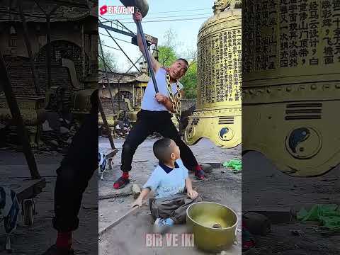 Bu Dev Çanı Çalmaya Gücü Yetmedi! 😱🔔 thumbnail
