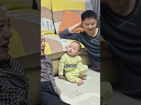 Khoảnh khắc đáng yêu giữa 3 thế hệ trong gia đình 🥰 thumbnail