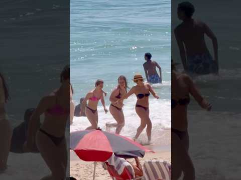 🇧🇷 Ipanema Beach A Happy Day thumbnail