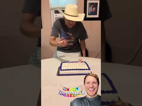 Toda mi familia cumple el mismo mes(Y no es BROMA) 😬😬 thumbnail