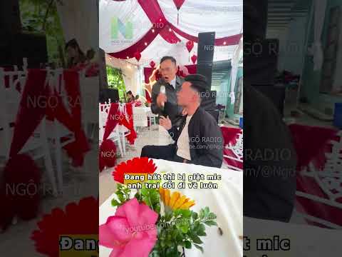 Đang hát thì bị giật mic anh trai dỗi đi về luôn thumbnail