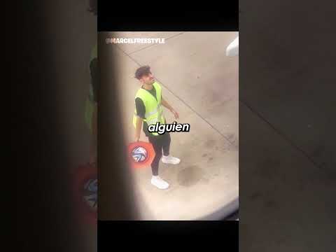 Un momento divertido le cambió la vida ⚽ #shorts thumbnail