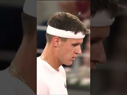 JAKUB MENSIK FECHOU O 1º SET CONTRA JOÃO FONSECA EM ROLAND GARROS #shorts thumbnail