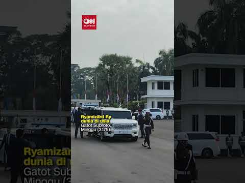Prabowo Hadiri Upacara Persemayaman Eks Menhan Ryamizard Ryacudu thumbnail